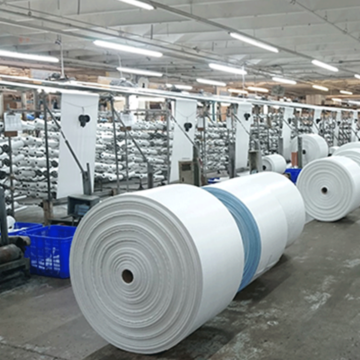 High-quality HDPE woven fabric rolls in production
